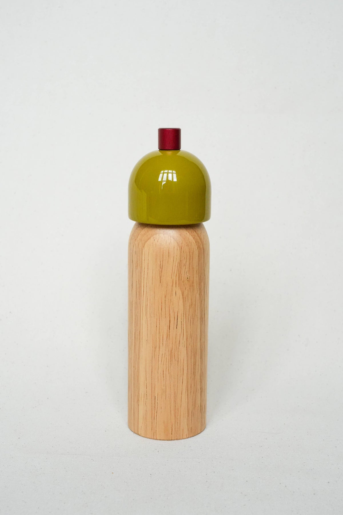 Maegen Salt & Pepper Grinder - Olive & Red: Large